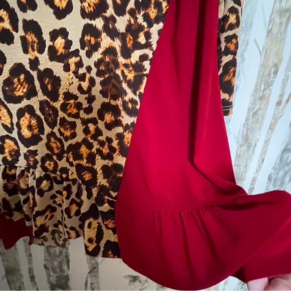 Striking women’s plus size top no label. P2P: 23.6” Length- Front: 33”Back: 35” - Picture 7 of 7